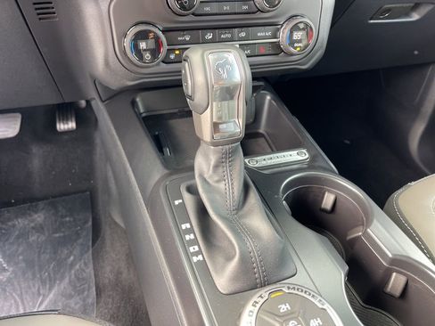 New 2025 Ford Bronco Outer Banks image 12