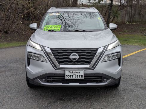 Used 2022 Nissan Rogue SL w/ SL Premium Package image 2