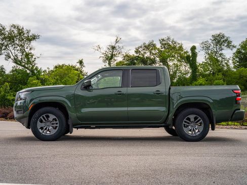 Used 2025 Nissan Frontier SV RWD image 4