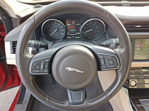 Used 2016 Jaguar XF Prestige image 20