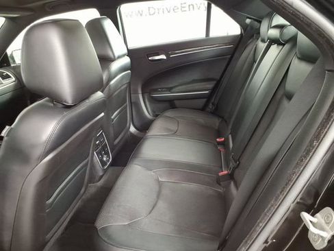 Used 2013 Chrysler 300 C RWD image 9