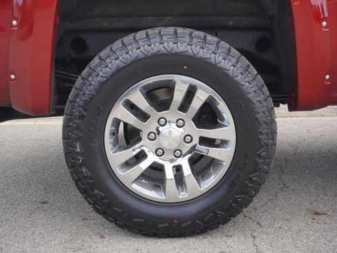 Used 2018 Chevrolet Silverado 1500 LT w/ All Star Edition AWD/4WD image 12