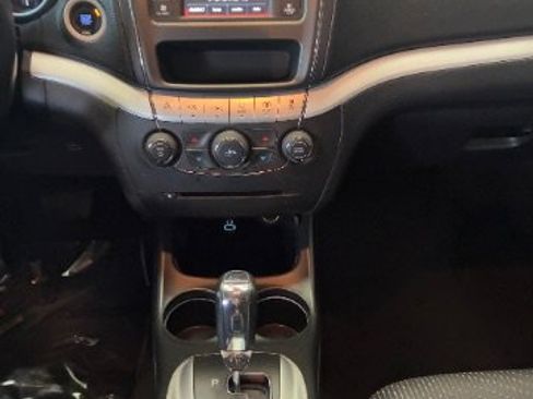 Used 2020 Dodge Journey SE w/ SE Popular Equipment Group image 23