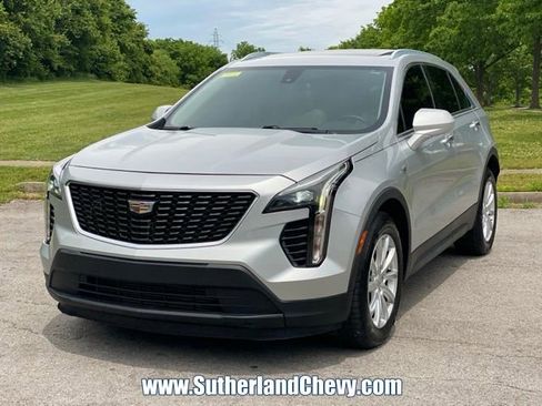 Used 2019 Cadillac XT4 Luxury w/ Cold Weather Package AWD/4WD image 3