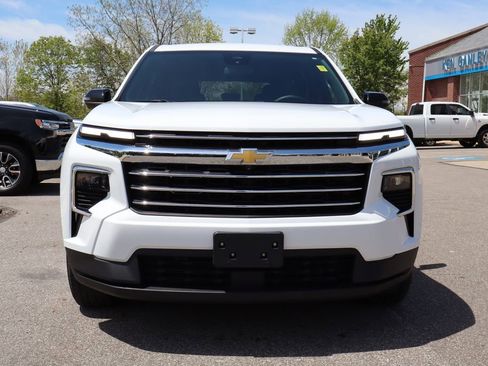 Used 2024 Chevrolet Traverse LT w/ LPO, Floor Liner Package FWD image 6