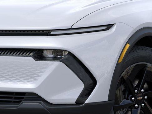 New 2026 Chevrolet Equinox EV LT image 10