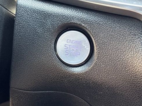 Used 2025 Kia Sorento LX FWD image 26