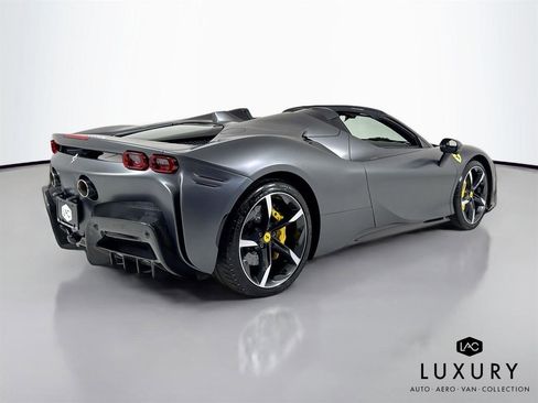 Used 2022 Ferrari SF90 Spider AWD/4WD image 6