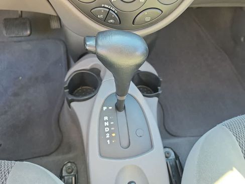 Used 2003 Ford Focus SE FWD image 18