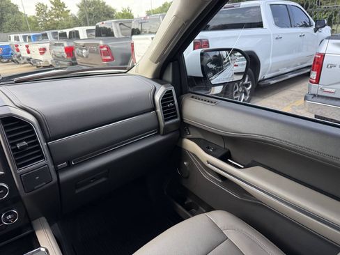 Used 2020 Ford Expedition XLT w/ Equipment Group 202A RWD image 22
