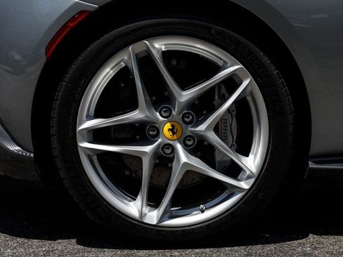 Used 2022 Ferrari Roma RWD image 34