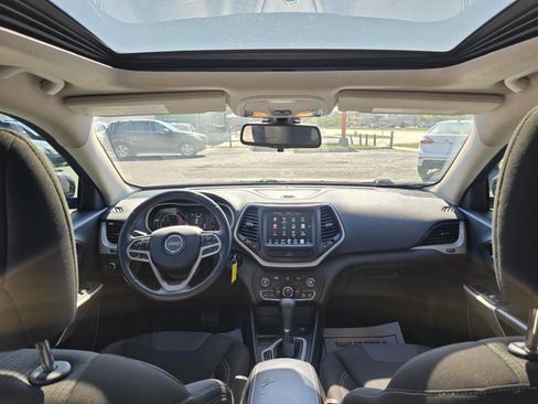 Used 2017 Jeep Cherokee Latitude image 14