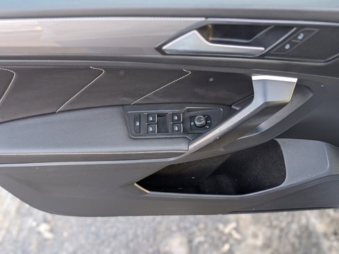 Used 2023 Volkswagen Tiguan SE image 27