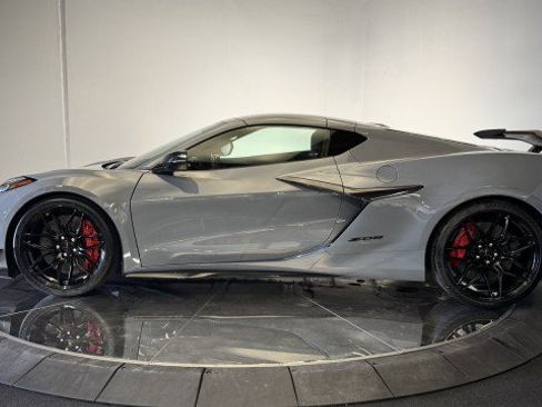 Used 2024 Chevrolet Corvette Z06 w/ Z07 Performance Package RWD image 24