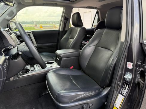 Used 2021 Toyota 4Runner Limited AWD/4WD image 28