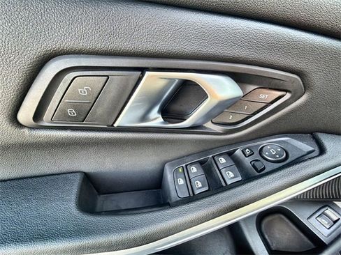 Used 2025 BMW 330i Sedan image 22