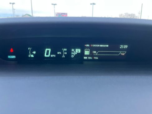 Used 2014 Toyota Prius Four image 18