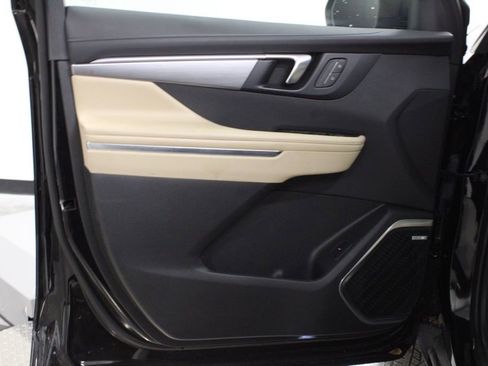 Used 2025 Buick Enclave Preferred image 19