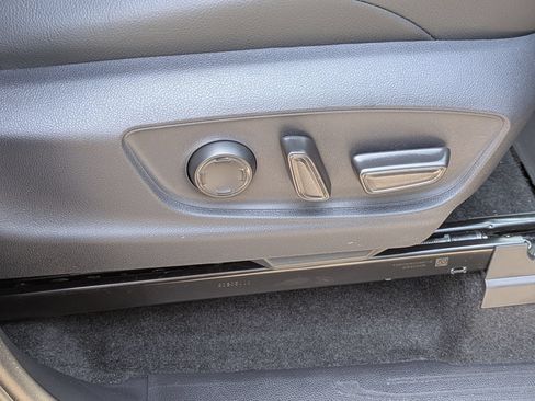 Used 2025 Toyota Tacoma TRD Off-Road w/ TRD Off Road Premium Package AWD/4WD image 39