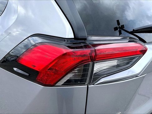 Used 2025 Toyota RAV4 LE AWD/4WD image 41
