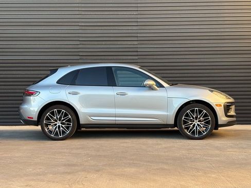 Certified 2025 Porsche Macan image 8
