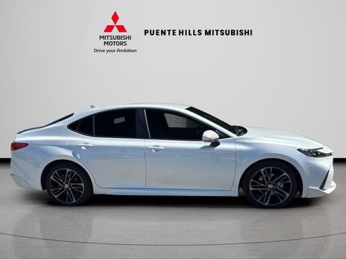 Used 2025 Toyota Camry XSE FWD image 4