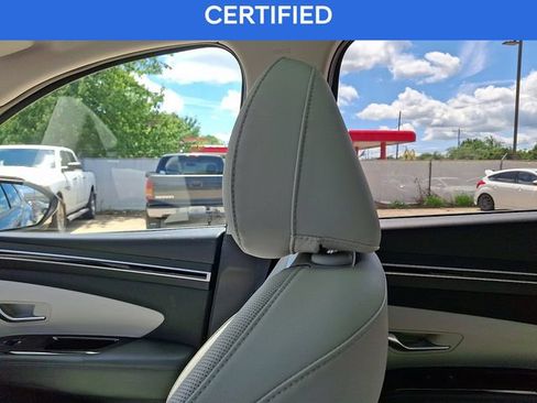 Certified 2023 Hyundai Tucson Limited AWD/4WD image 17