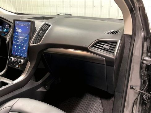 Used 2022 Ford Edge SEL w/ Convenience Package image 16