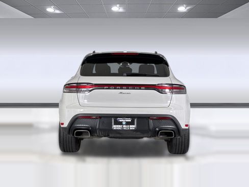 Used 2023 Porsche Macan AWD/4WD image 10