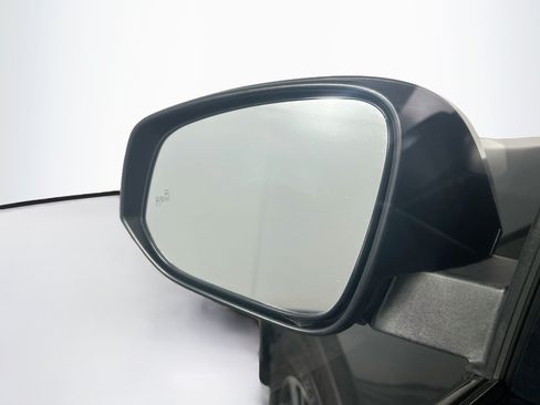 Used 2018 Toyota RAV4 XLE AWD/4WD image 16