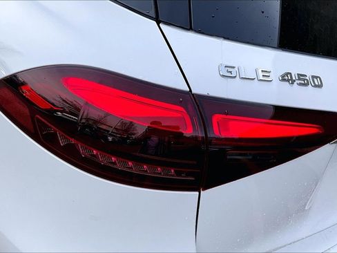 Used 2024 Mercedes-Benz GLE 450 4MATIC image 32