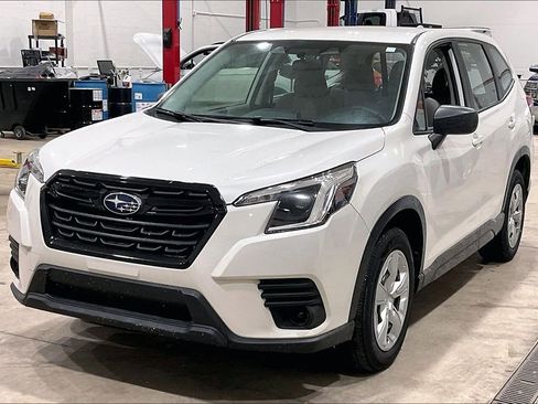 Used 2022 Subaru Forester Base image 34