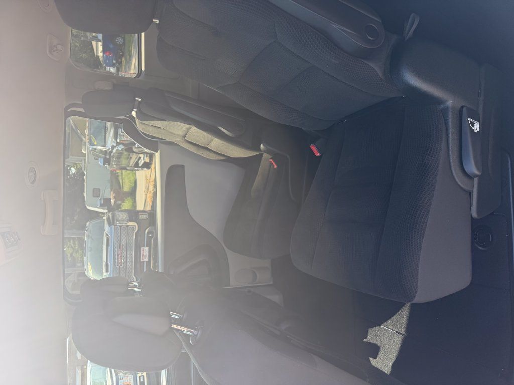Used 2018 Dodge Grand Caravan SE FWD image 15