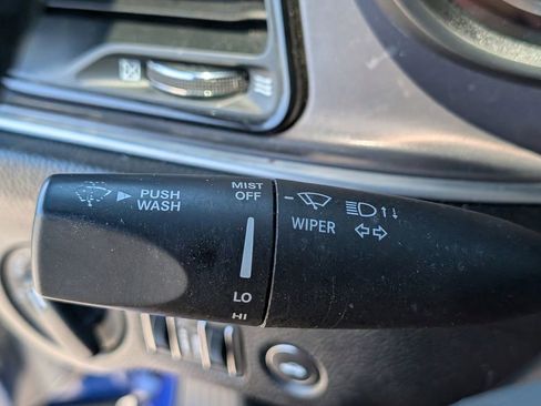 Used 2022 Dodge Challenger SXT RWD image 23