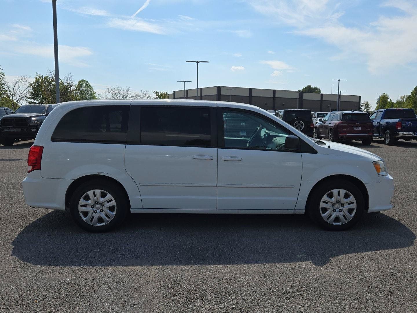Used 2016 Dodge Grand Caravan SE w/ Quick Order Package 29E SE FWD image 8