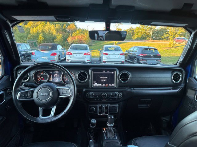 Used 2018 Jeep Wrangler Unlimited Sahara w/ Dual Top Group AWD/4WD image 19