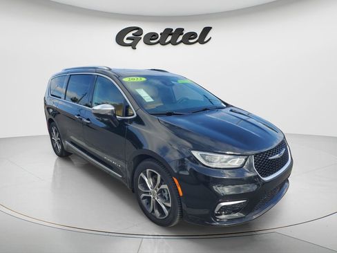 Used 2022 Chrysler Pacifica Pinnacle image 3