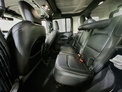 Used 2023 Jeep Wrangler Unlimited Sahara AWD/4WD image 23