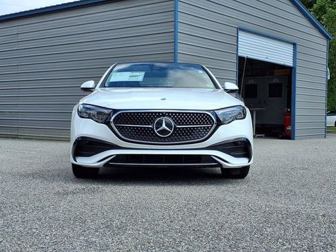 Used 2025 Mercedes-Benz E 350 Sedan image 4