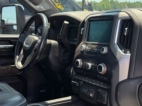 Used 2022 GMC Sierra 3500 Denali w/ Denali Ultimate Package AWD/4WD image 8
