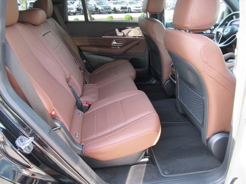 Used 2025 Mercedes-Benz GLS 450 4MATIC image 33