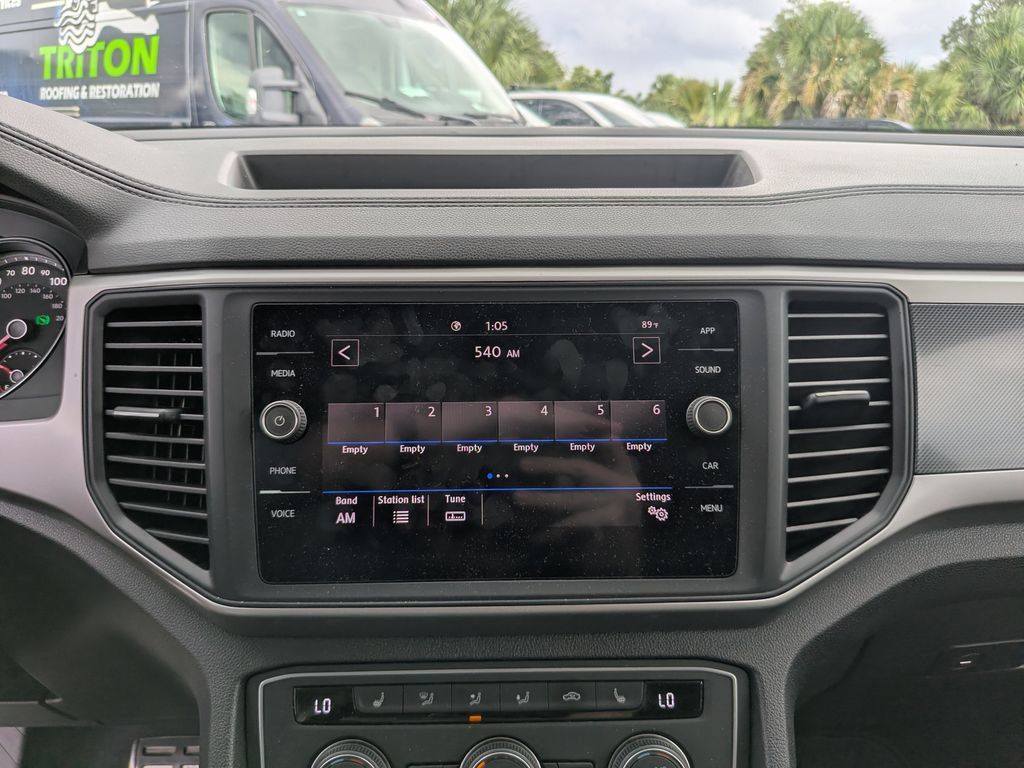 Used 2021 Volkswagen Atlas SE w/ Towing Package FWD image 23