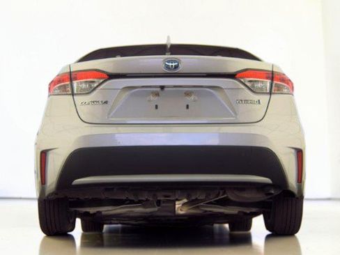 Used 2020 Toyota Corolla LE FWD image 7