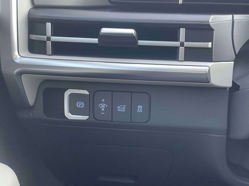 Used 2025 Hyundai Santa Fe SE image 19