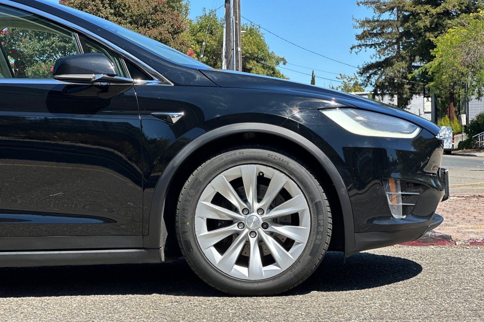 Used 2018 Tesla Model X 75D AWD/4WD image 36