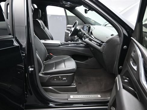 Certified 2022 Cadillac Escalade Sport w/ Touring Package AWD/4WD image 23