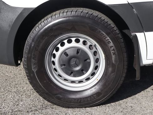 Used 2022 Mercedes-Benz Sprinter 2500 image 39