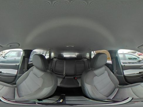 Used 2025 Chevrolet Trax LT w/ LT Convenience Package FWD image 39