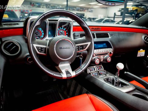Used 2010 Chevrolet Camaro SS w/ LPO, Ground Effects Package image 15