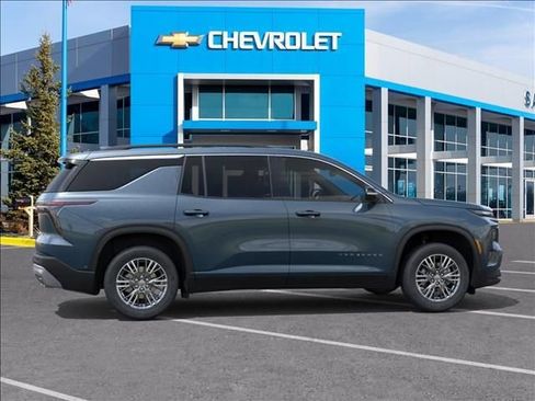 New 2026 Chevrolet Traverse LT w/ Driver Confidence Package FWD image 5